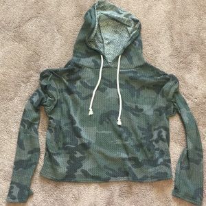 Crop top camo long sleeve